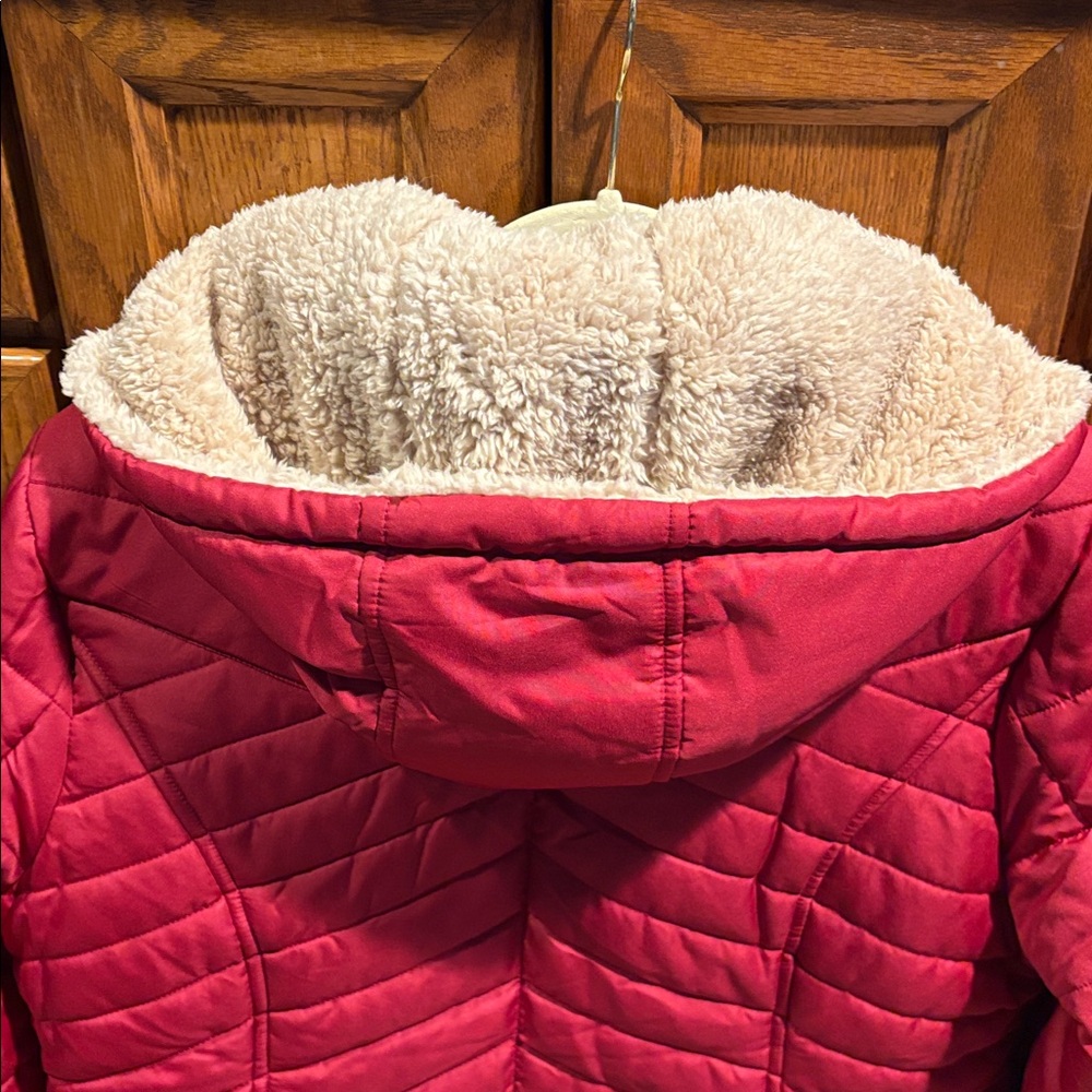 Susan Graver Red Quilted Puffer Jacket with Faux Fur Collar - Picture 8 of 9